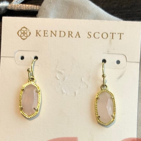 Jewelry - Kendra Scott earnings